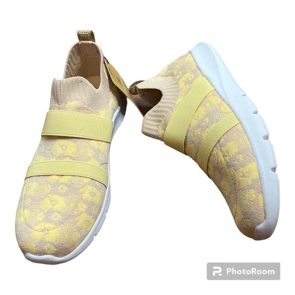 Waco Shoe Co. Yellow & Beige Floral Karma Stretch Pull On Sneaker NWT Sz 7.5 D - Picture 1 of 11